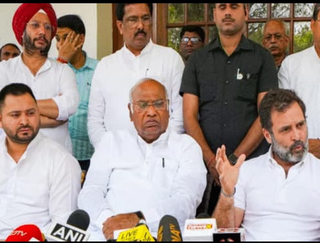 दिल्ली में बिहार चुनाव को लेकर हुई बैठक