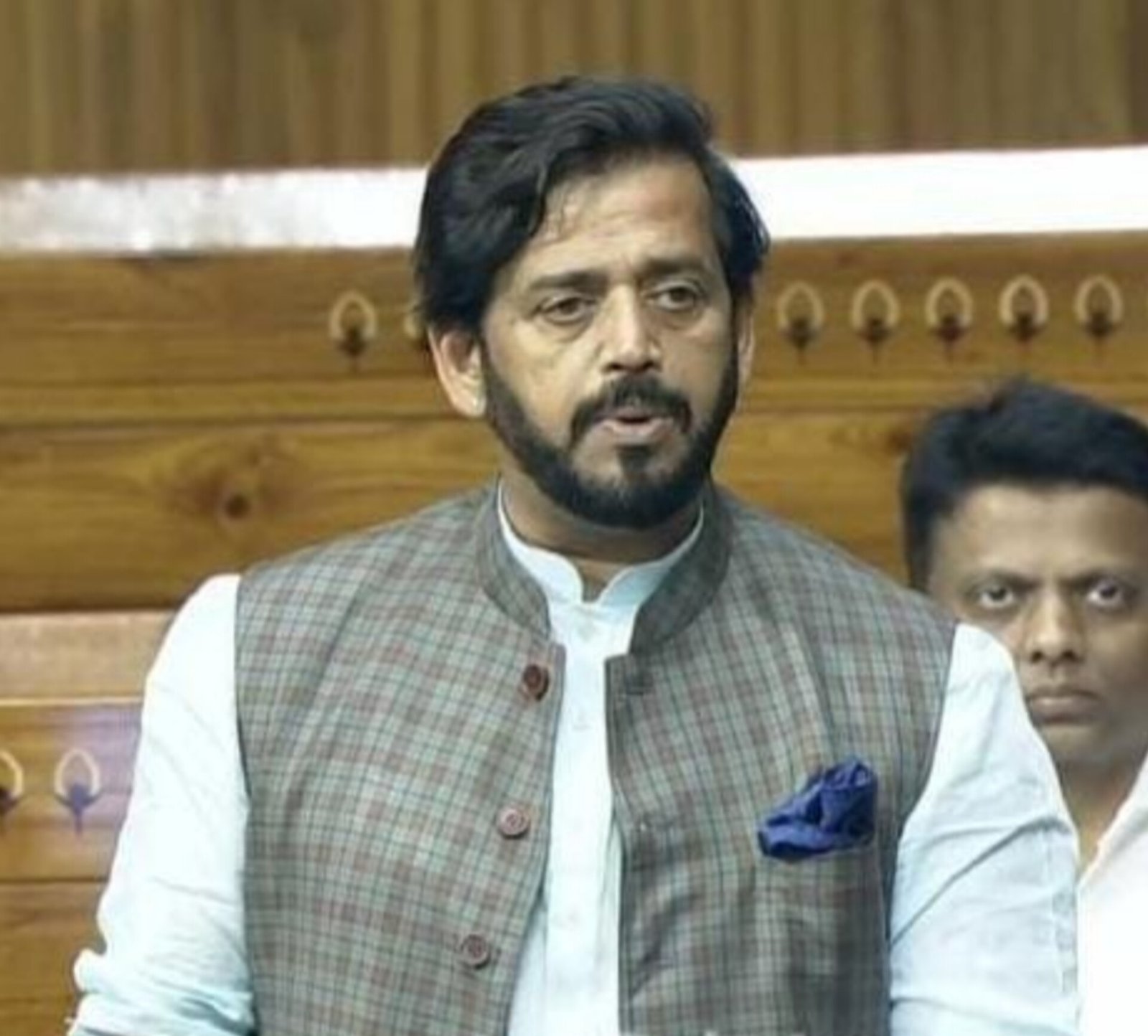 “मेरा कार्यालय ही मेरा प्रतिनिधि है” — सांसद रवि किशन शुक्ला