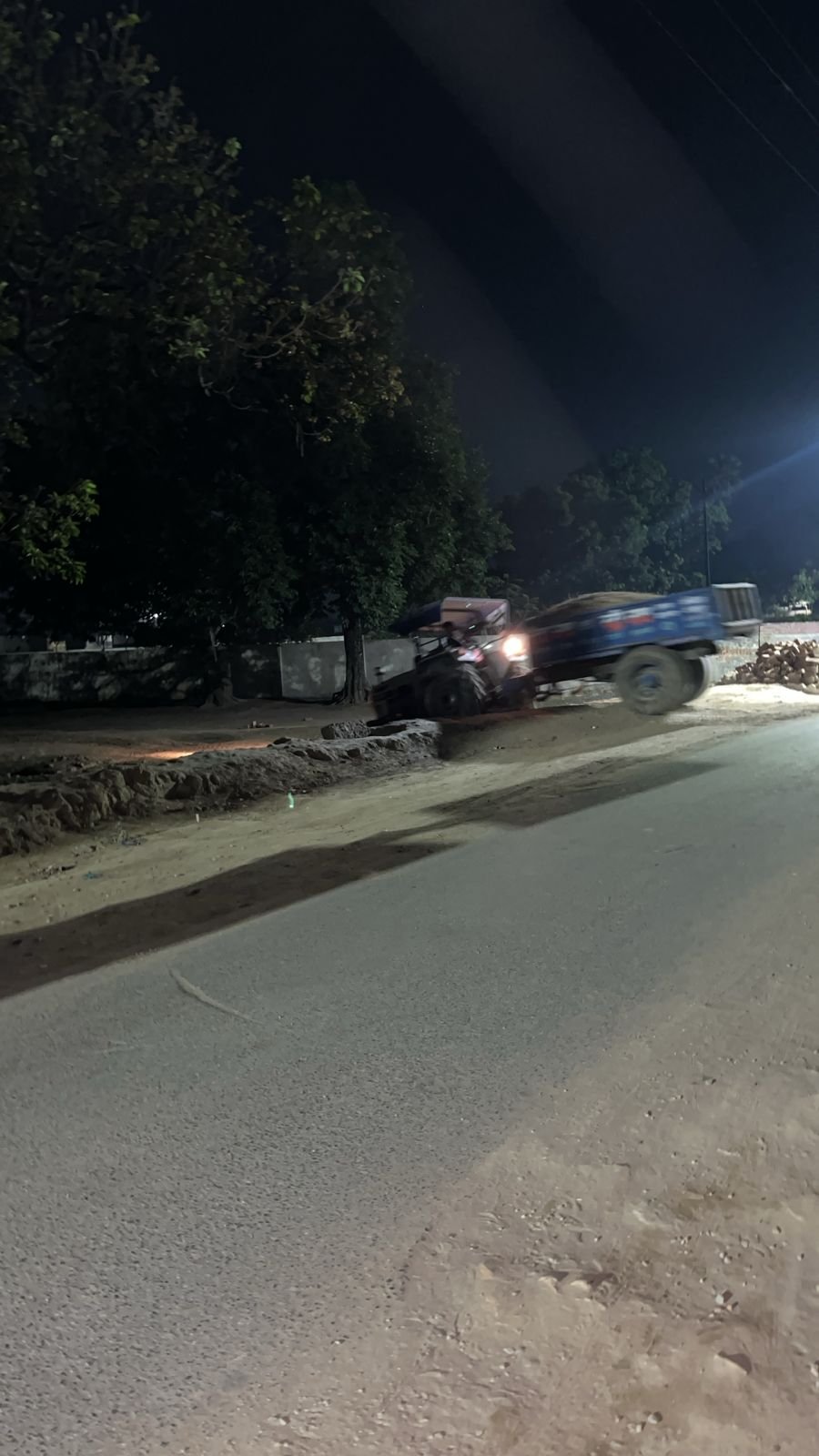 धड़ल्ले से चल रहा मिट्टी खनन का गोरखधंधा मिट्टी माफिया हो रहे हैं मालामाल
