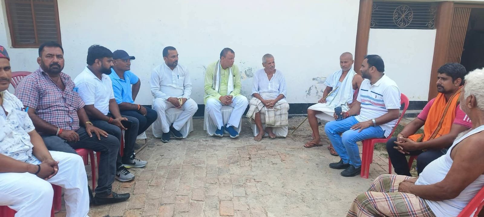 भाजपा के शक्ति केन्द्र संयोजक श्री निवास ओझा के मृत्यु पर शोक संवेदना व्यक्त की