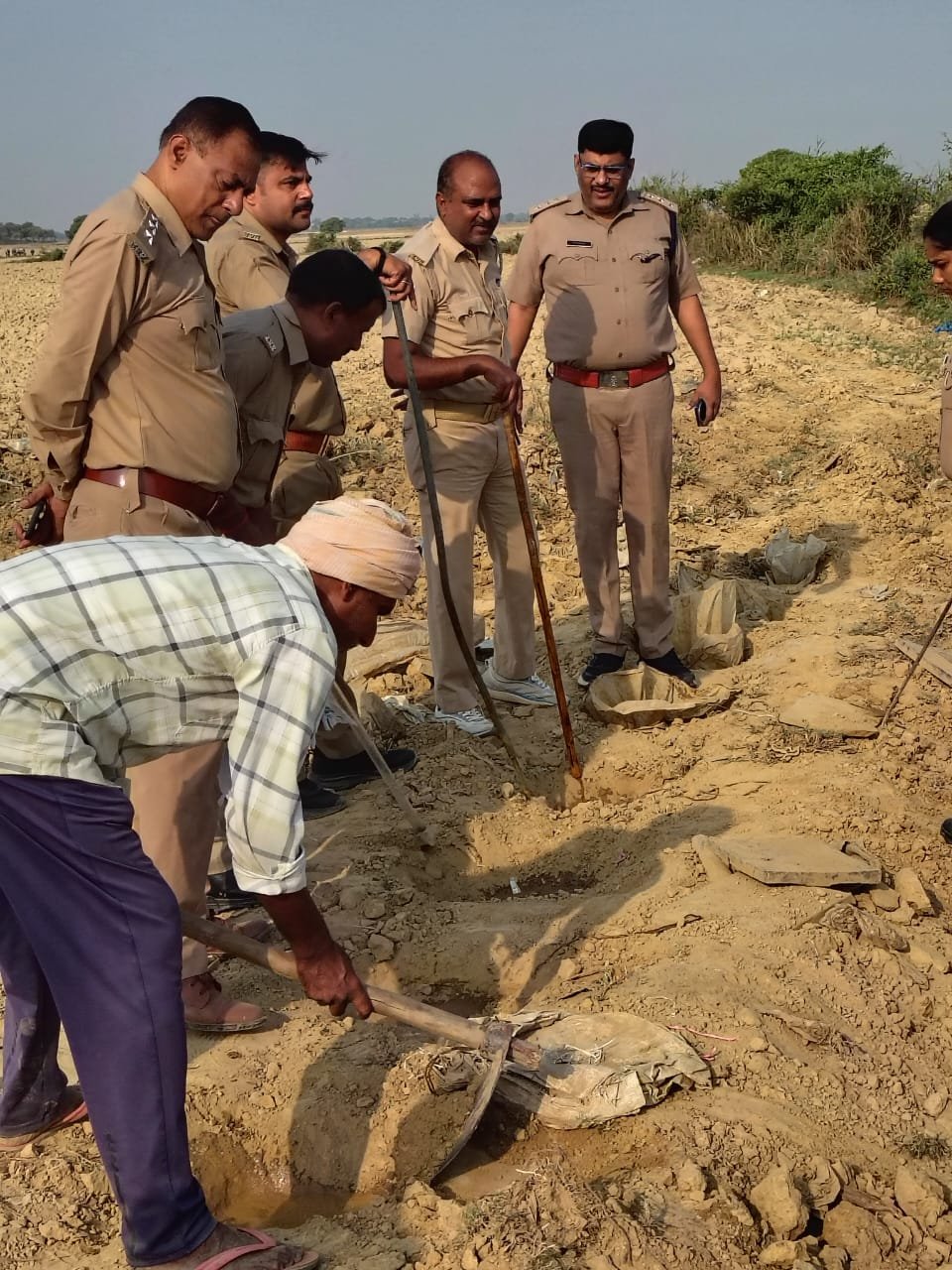 200 लीटर कच्ची शराब बरामद, 350 किलो लहन नष्ट