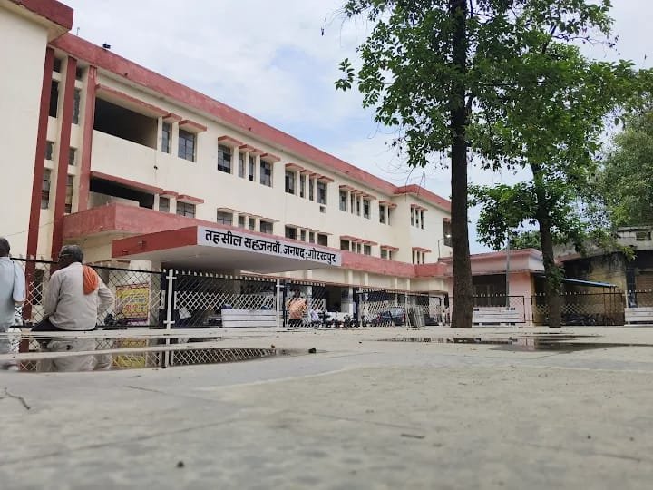 नाली निर्माण की मांग को लेकर प्रधान ने बीडीओ से किया शिकायत