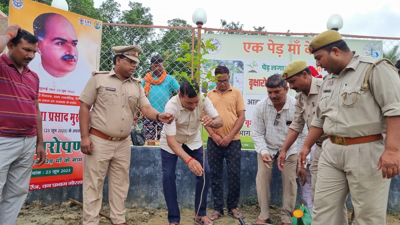 बलिदान दिवस पर पौधरोपण कर लिया देख रेख का संकल्प