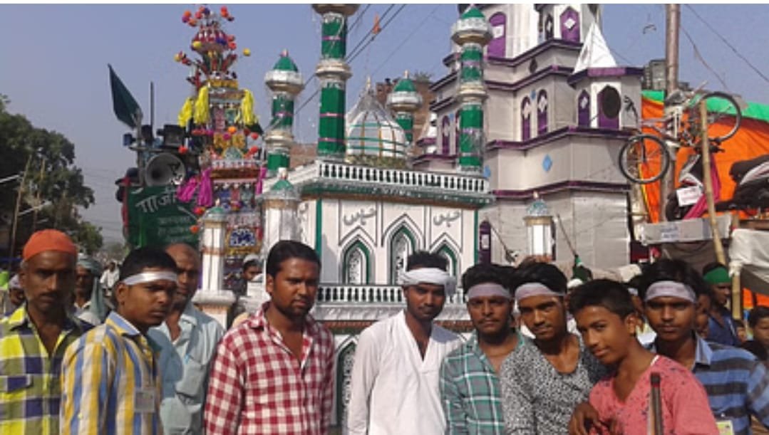 मोहर्रम की 10 वीं पर, इमाम हुसैन को कर्बला में शिद्दत के साथ की गई शहादत
