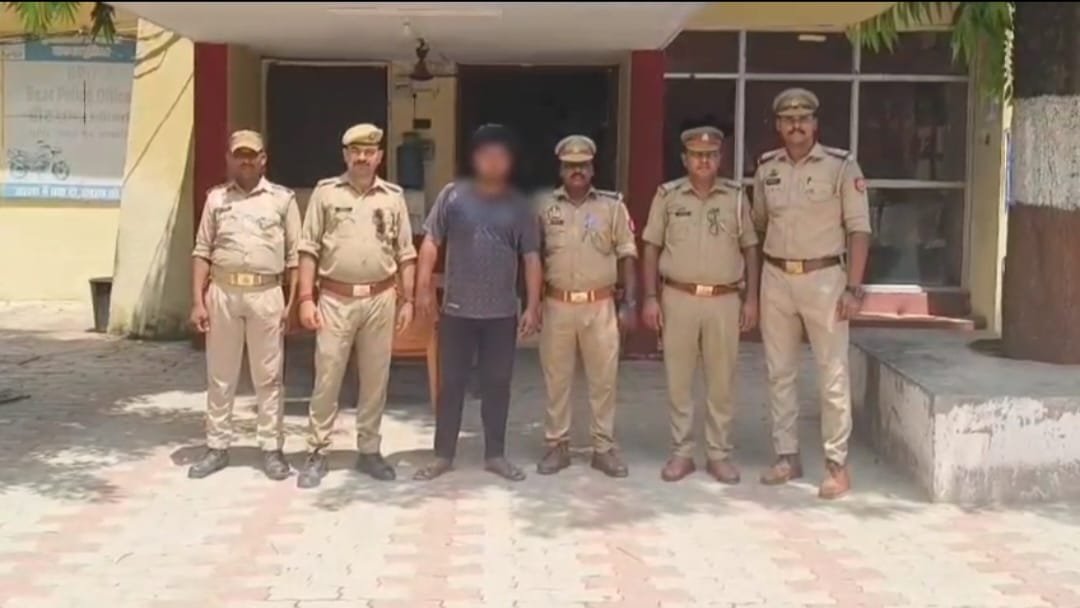 25000 रुपए इनामी ठग को पुलिस ने किया गिरफ्तार, नौकरी के नाम पर करता था धोखाधड़ी
