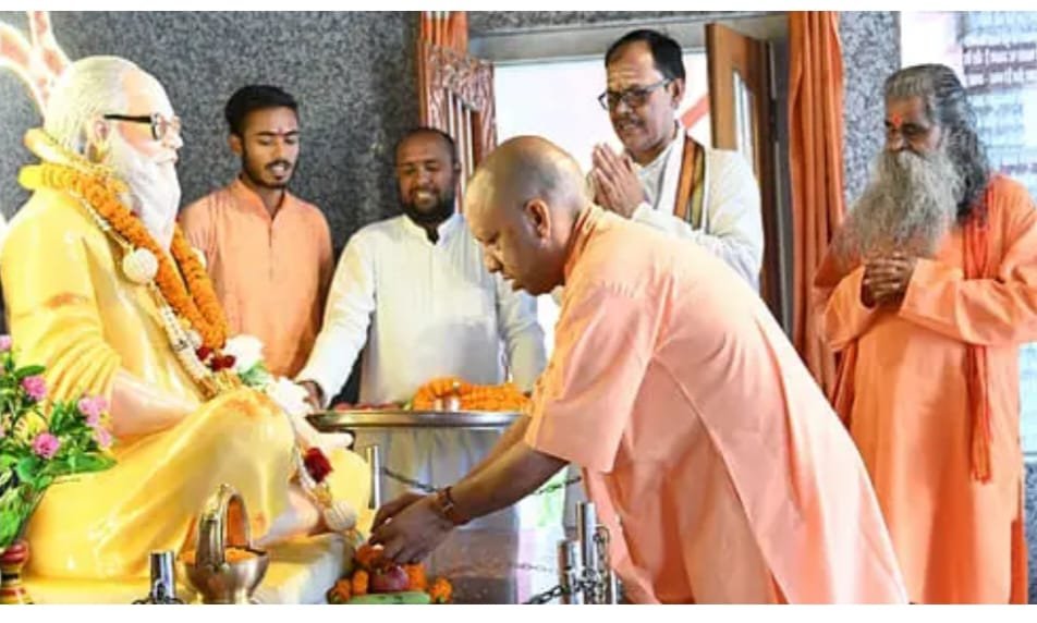 सीएम योगी पहुंचे गोरखनाथ मंदिर, कुश्ती प्रतियोगिता के विजेताओं को करेंगे पुरस्कृत