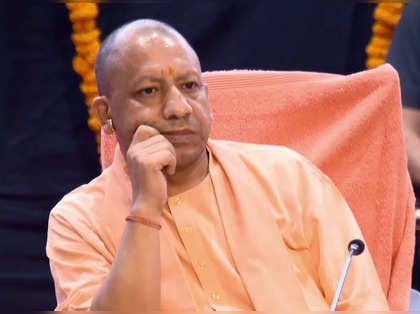 जरूरतमंद को आवास दिलाएंगे, इलाज भी कराएंगे : सीएम योगी