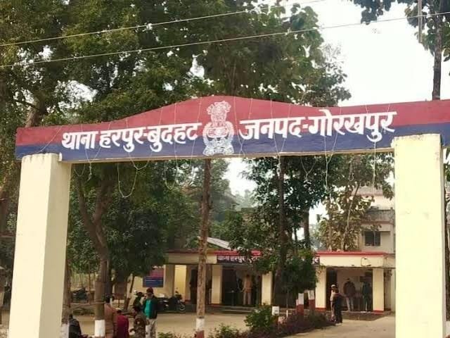 पल्सर बाइक न मिलने पर विवाहिता को मारपीट कर घर से निकाला