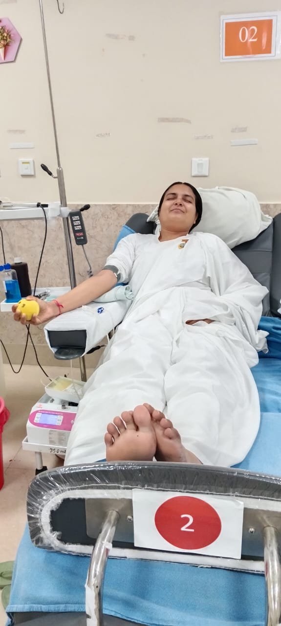 रक्तदान महाअभियान का गोरखपुर के दुसरे दिन एम्म गोरखपुर में 42 यूनिट ब्लड एकत्रित किया गया