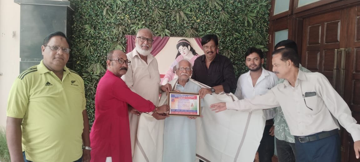 मानवाधिकार संगठन एवं सेवा ट्रस्ट के राष्ट्रीय अध्यक्ष मोहम्मद रजी ने राज्यमंत्री पुष्प दांत जैन को किया सम्मानित