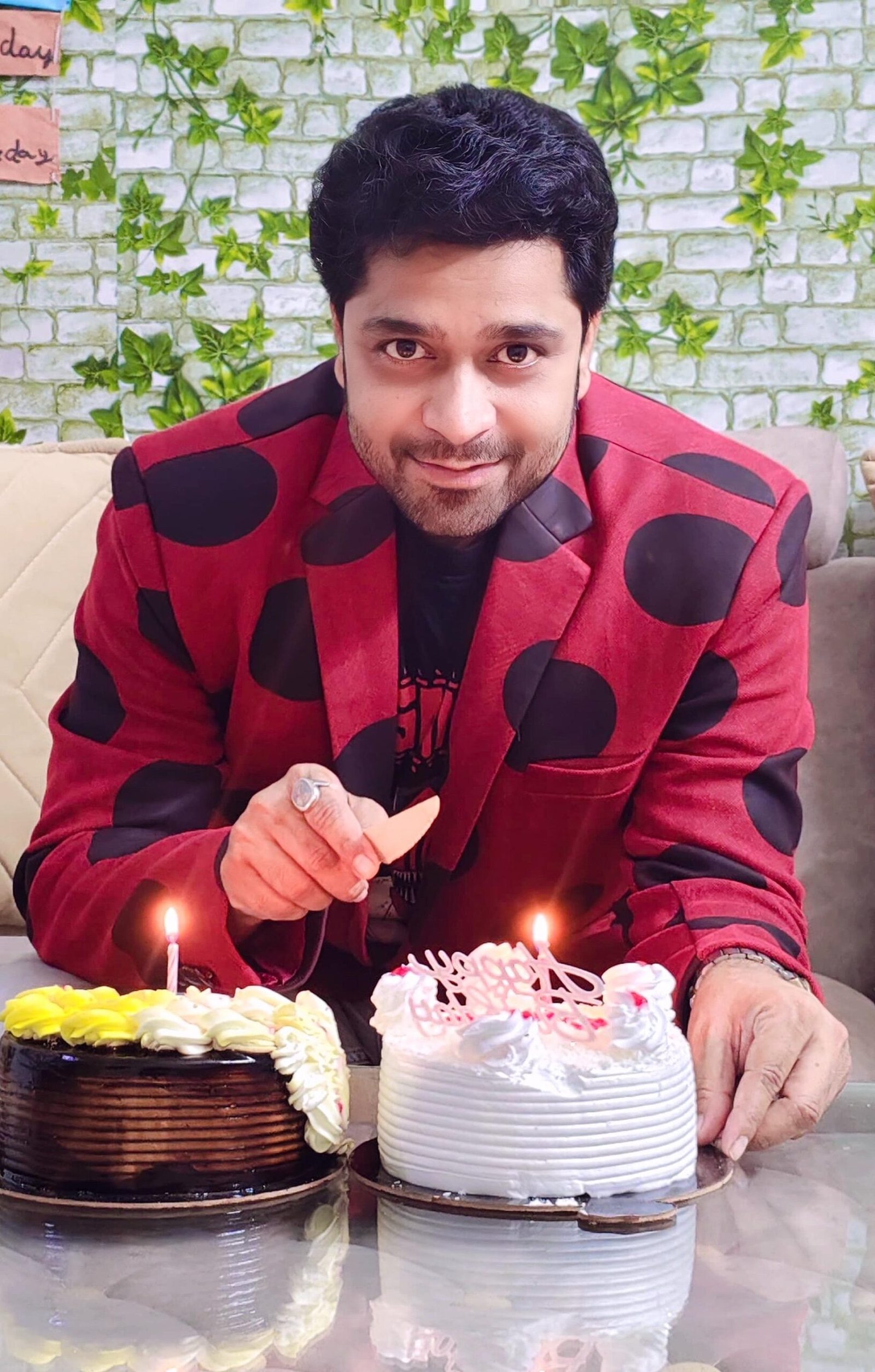 आशीष सिंह बंटी ने ‘आँखे’ की सफलता के साथ बर्थडे सेलिब्रेशन किया होटल संकल्प वाराणसी में