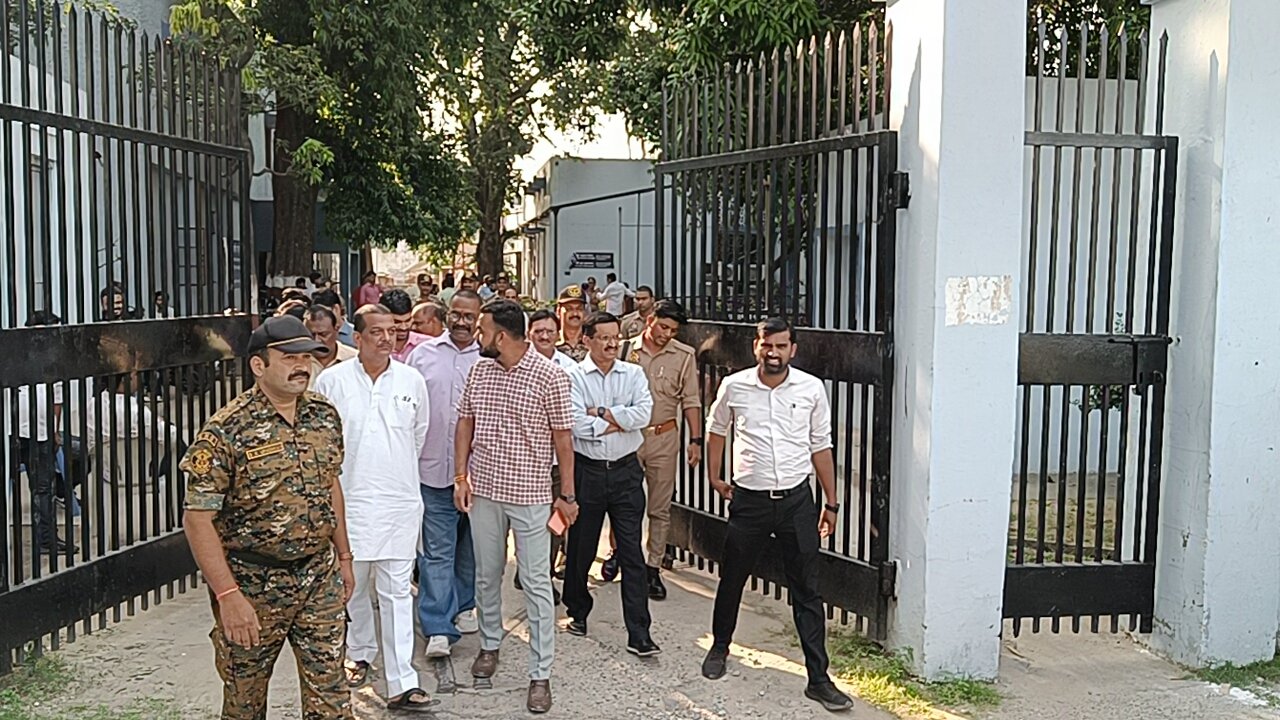 आकाशवाणी गोरखपुर में हंगामा,भाजपा नगर उपाध्यक्ष पर सिक्योरिटी गार्ड का हमला