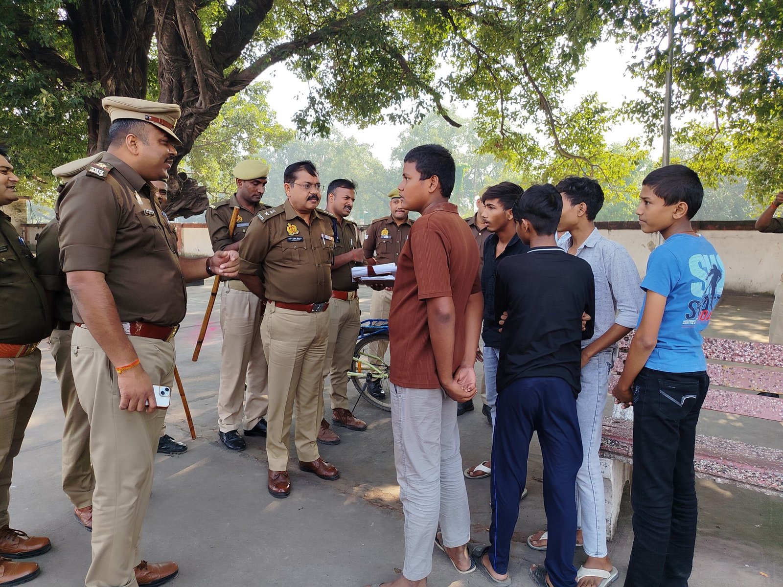 एसपी नार्थ ने रेलवे स्टेशन और विद्यालयों का किया निरीक्षण