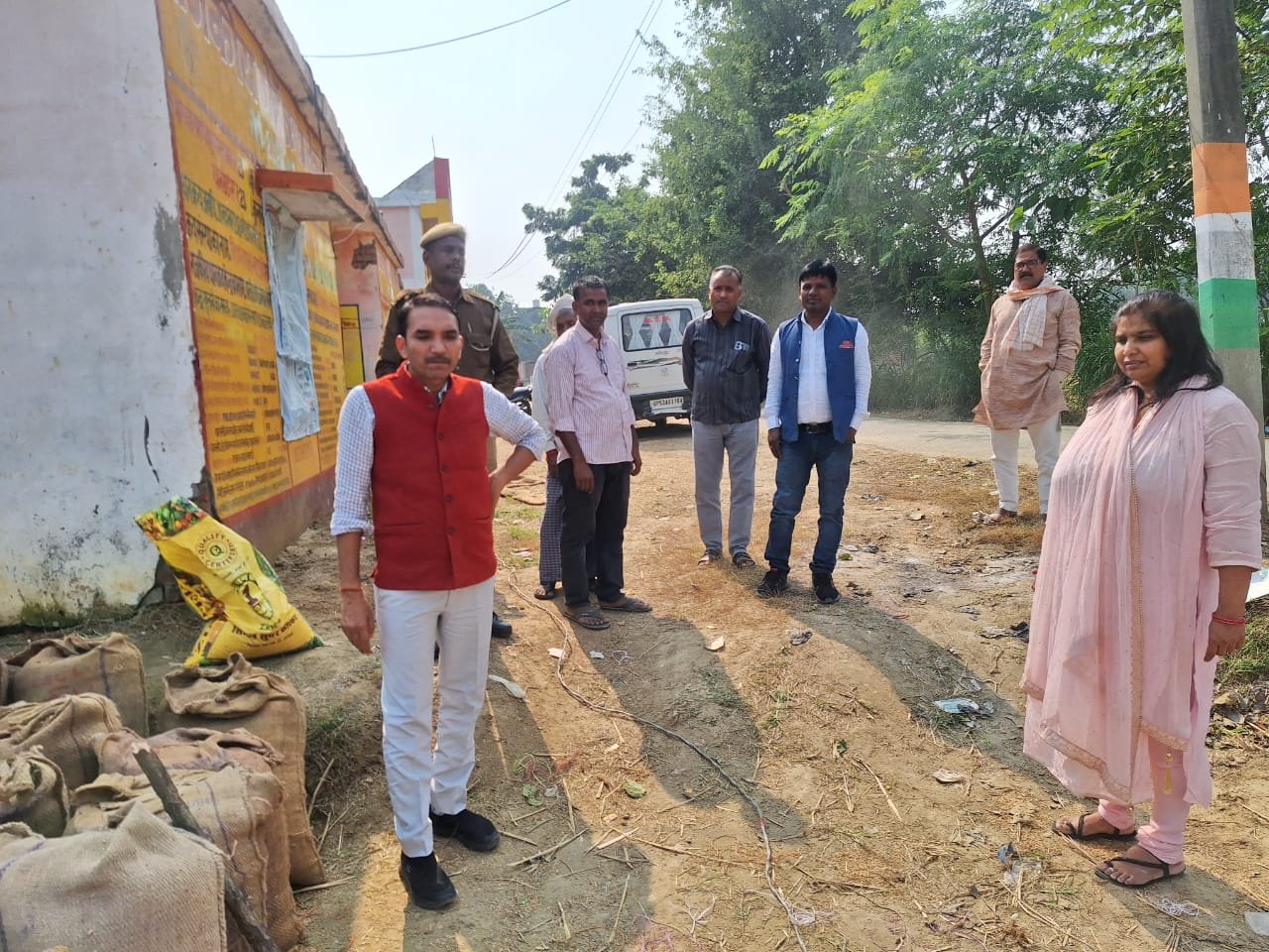 एसडीएम ने धान क्रय केंद्रों का किया निरीक्षण, खरीद में तेजी लाने के दिए निर्देश