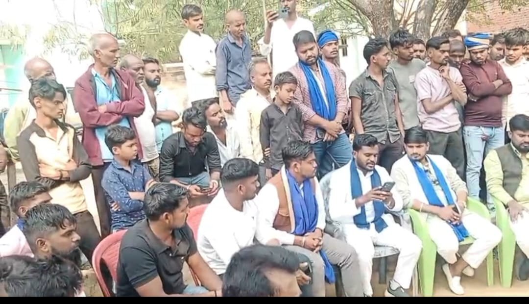 खजनी के पलहईपार बाबू में विवाद के बाद तनाव