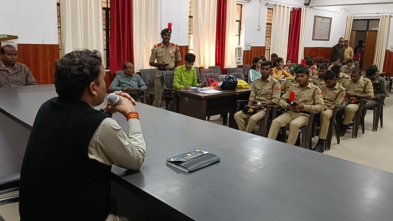322 शहर विधानसभा में एनसीसी कैडेट्स मैदान में उतरे, घर-घर जाकर कराएंगे SIR गणना प्रपत्र भराव