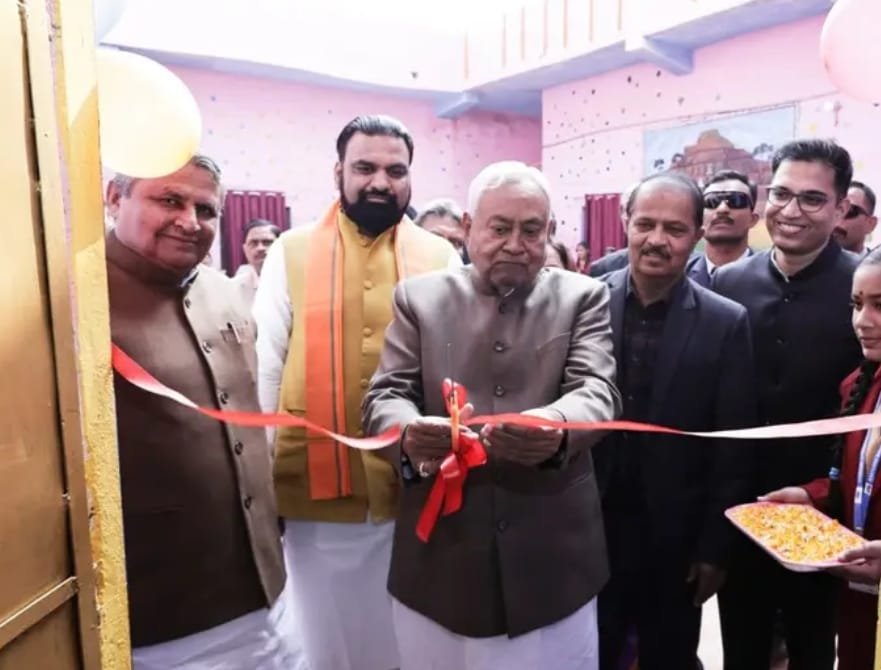 केसरिया में विकास कार्यों का सीएम ने लिया जायजा टूरिस्ट फैसिलिटी सेंटर, स्वास्थ्य सेवाओं और शिक्षा व्यवस्था की विस्तृत अवलोकन।