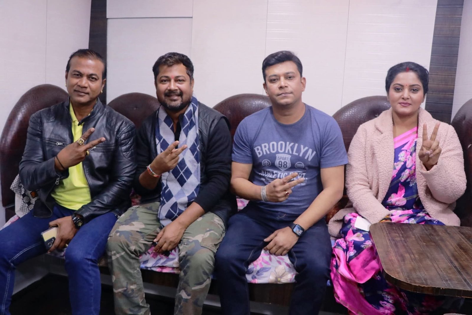 फिल्म निर्देशक धनंजय तिवारी ने उठाया ऐतिहासिक कदम, शूटिंग के सेट पर भोजपुरी में बोलने का दिया कड़ा निर्देश