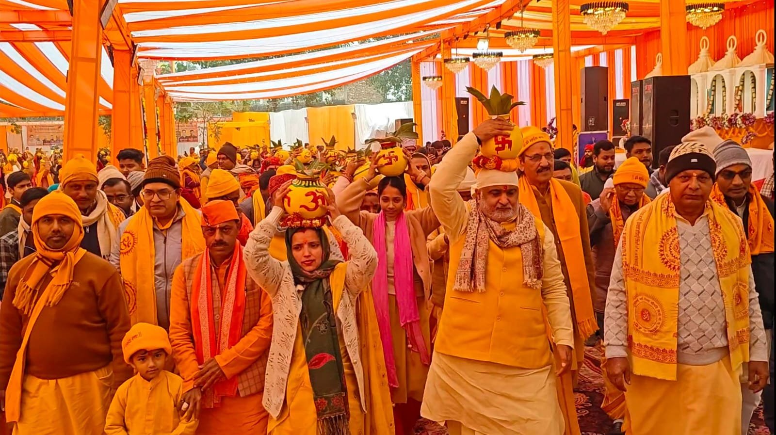 राष्ट्र जागरण नारी सशक्तिकरण महायज्ञ, निकली भव्य कलशयात्रा
