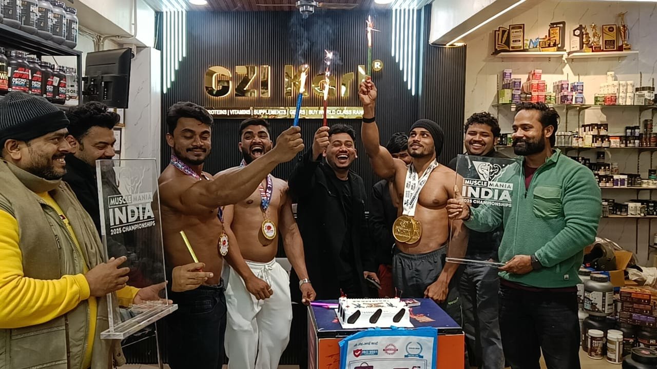 थाईलैंड में गोल्ड मेडल जीतकर गोरखपुर लौटे समीर खान व विवेक शर्मा, जीजेडआई कार्ट ने किया भव्य स्वागत