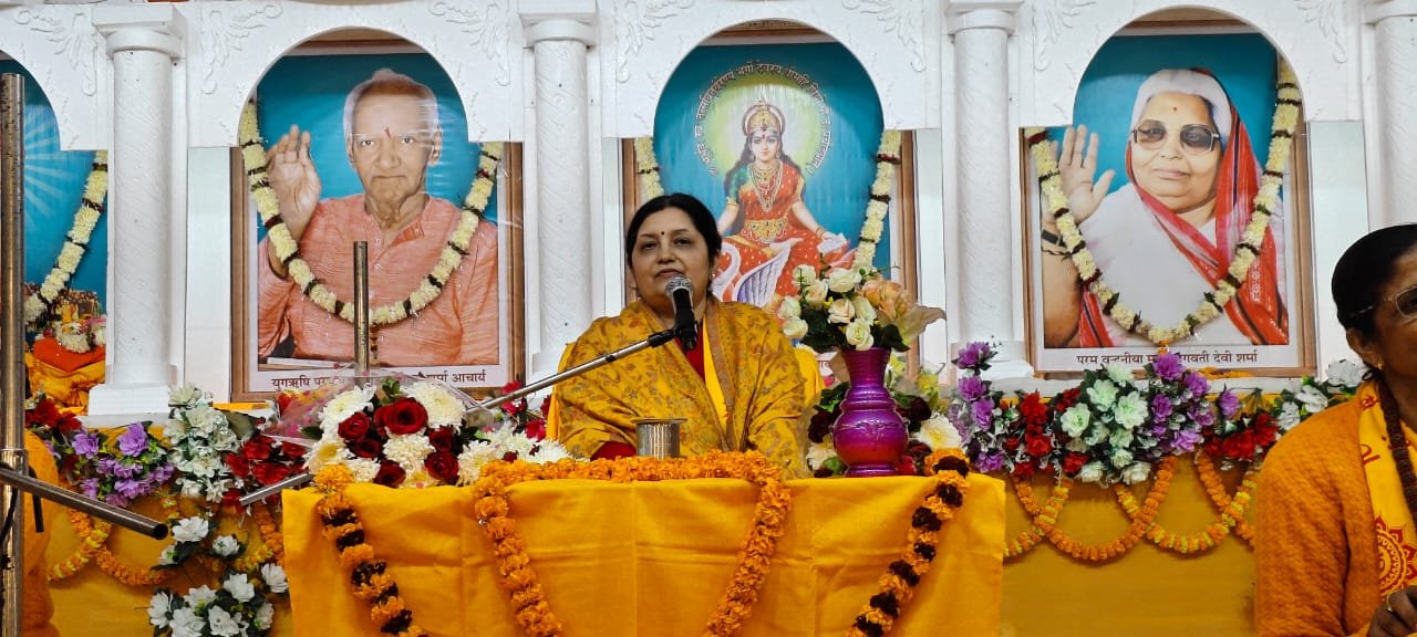 परिवार बंधन नहीं, प्रयोगशाला है – शेफाली दीदी