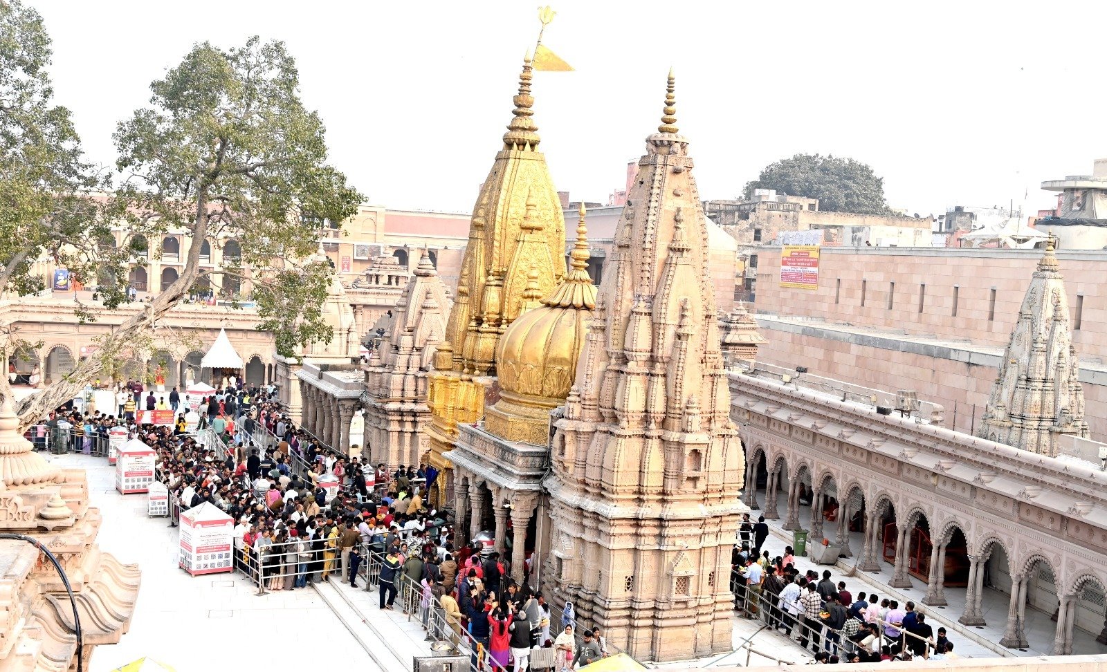 सुबह 7 बजे तक 5 लाख से ज्यादा श्रद्धालुओं ने किया दर्शन
