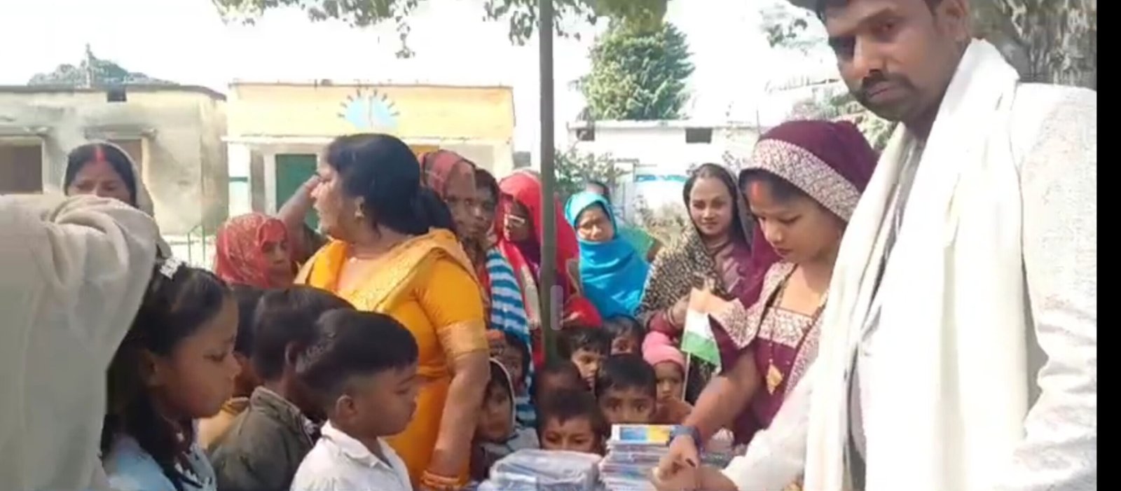 समाजसेवी पाल दंपति ने गणतंत्र दिवस के अवसर पर