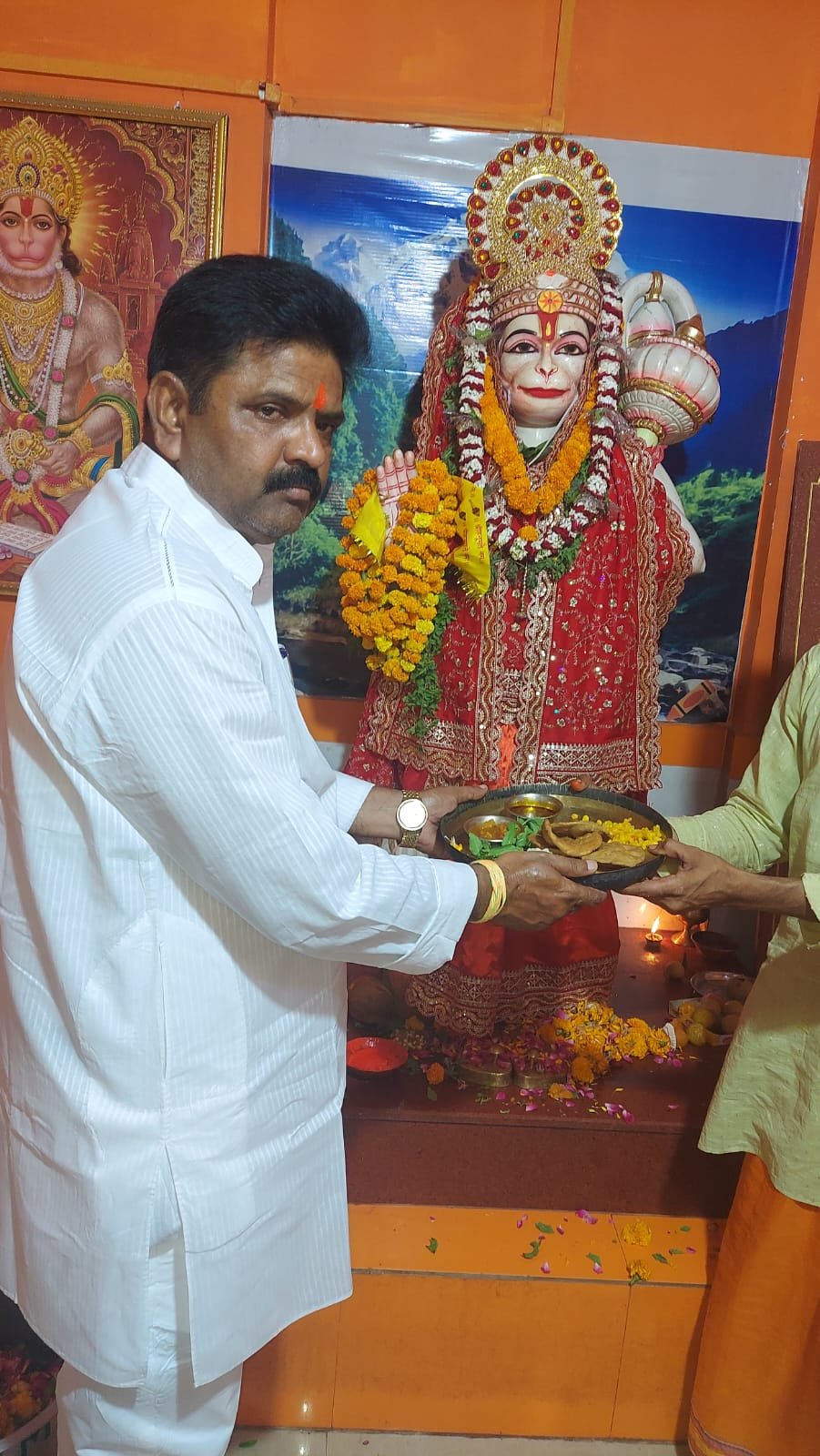 सुंदरकांड एवं विशाल भंडारे के साथ मना  पांचवा बड़ा मंगलवार बालाजी दरबार में