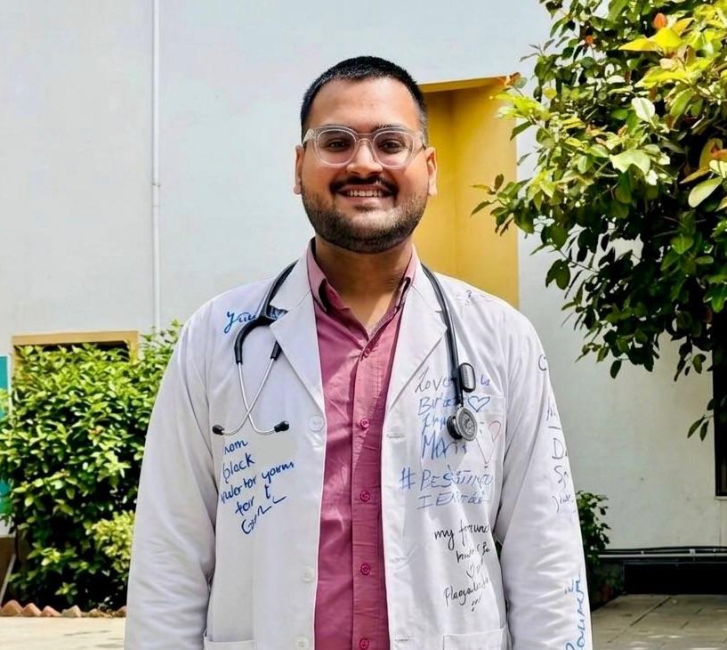 बड़हलगंज के डाँ हितांशु सोनी का गोरखपुर एम्स में जूनियर रेजिडेंट  के पद पर हुआ चयन